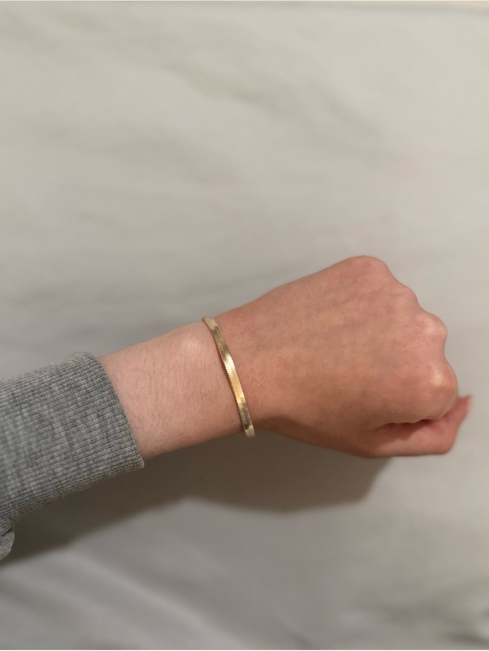 Elegant Gold Tone Slim Bangle Bracelet - Women's Jewelry